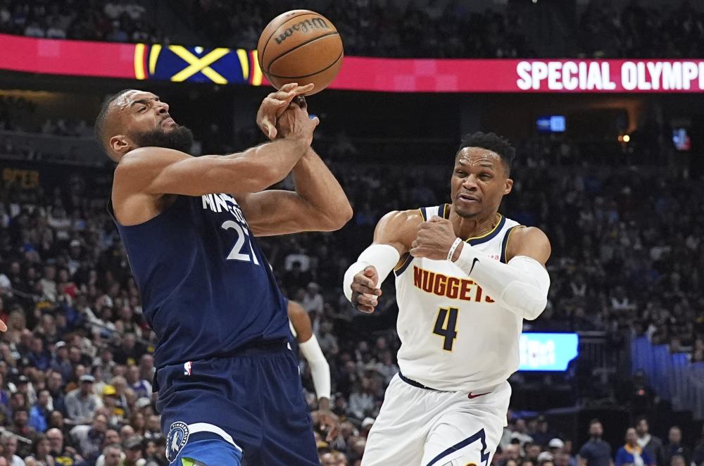 随着乒乓球 随着乒乓球