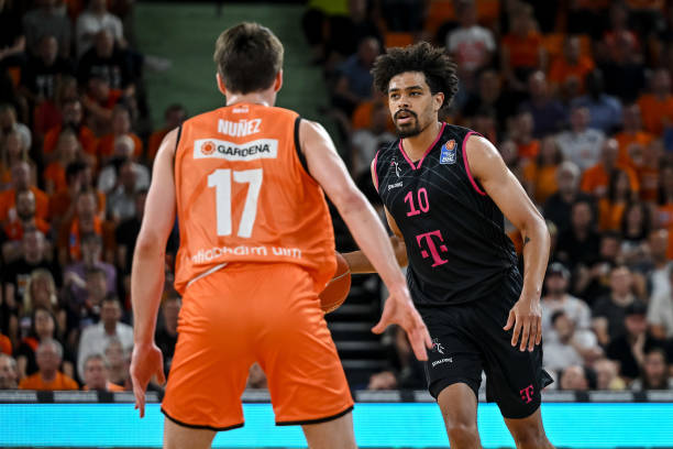 谱写传奇 谱写传奇