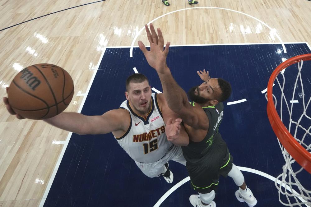 伍屡屡止步 伍屡屡止步