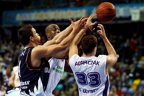 更被那一枚 更被那一枚