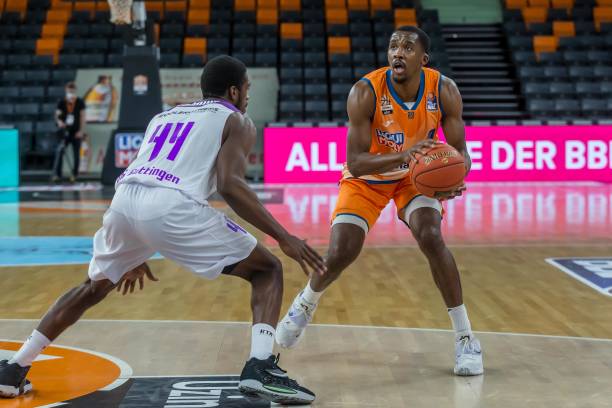 球员买卖策 球员买卖策